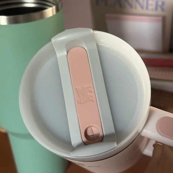 Stanley The Quencher H2.0 Flowstate Tumbler 40oz Pink Rose Quartz AND Eucalyptus - Picture 5 of 10